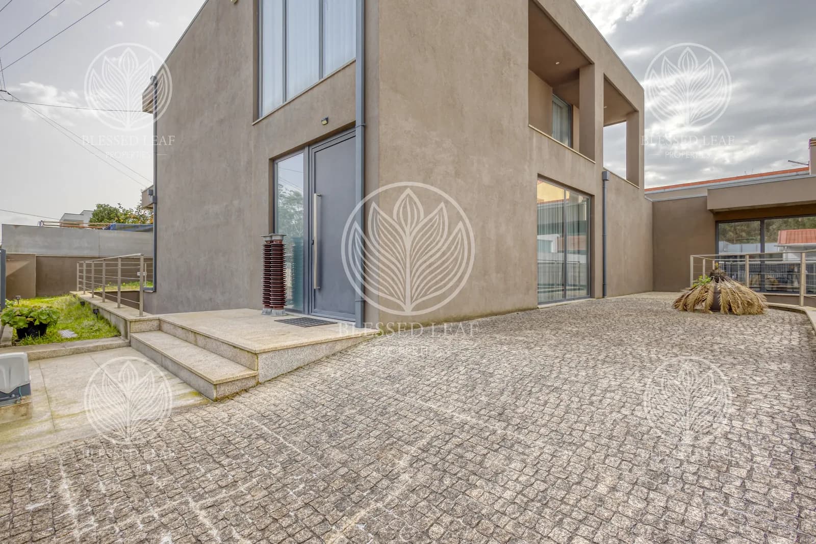 Moradia T3 Como Nova em Perafita — Piscina, Garagem Ampla e Localização de Excelência thumbnail 4